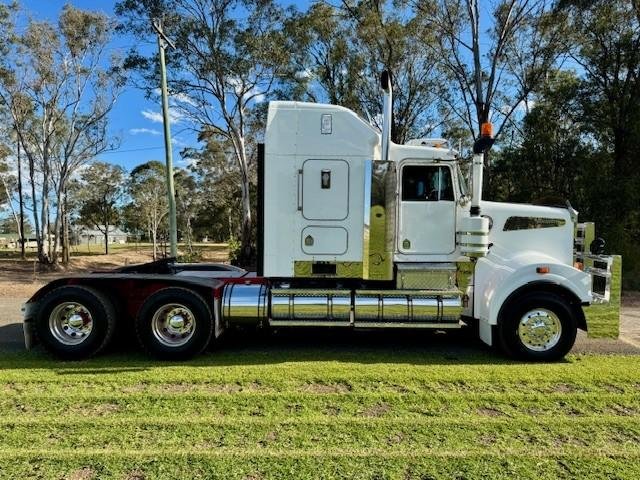 2010 Kenworth T908 50-Inch Bunk, Cummins Isx, 694K Kms, 18Sp
