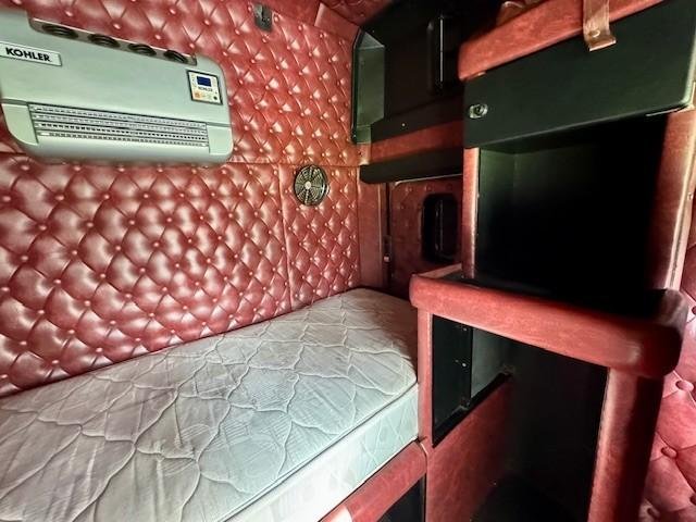 2010 Kenworth T908 50-Inch Bunk, Cummins Isx, 694K Kms, 18Sp