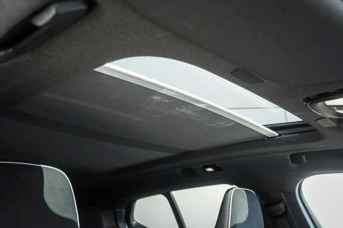 2025 Volvo XC40 Ultra B4 Dark