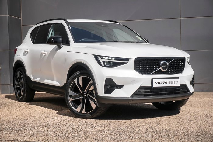 2025 Volvo XC40 Ultra B4 Dark