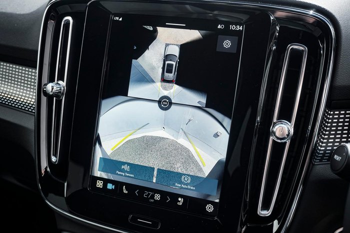 2025 Volvo XC40 Ultra B4 Dark