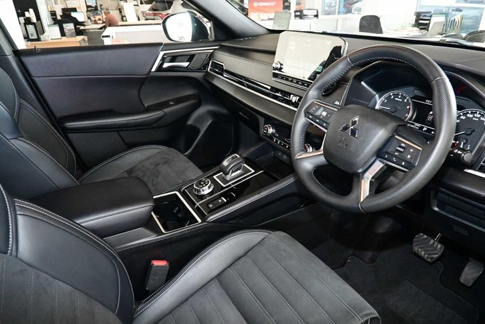 2024 Mitsubishi Outlander Black Edition