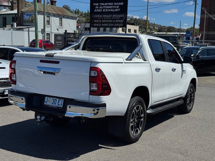 2020 Toyota Hilux SR5