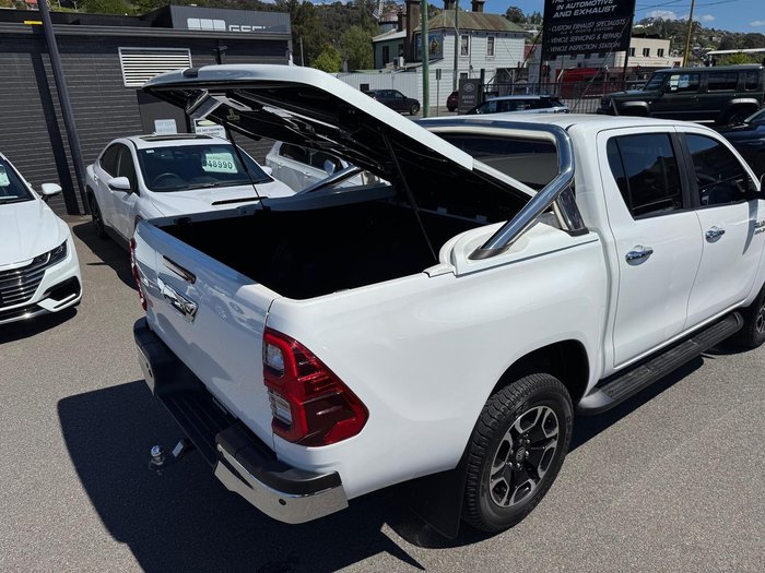 2020 Toyota Hilux SR5