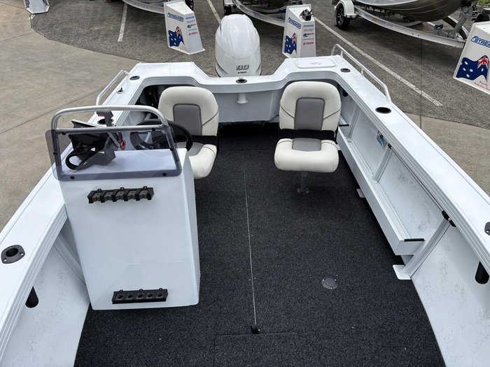 2026 QUINTREX 490 Renegade SC