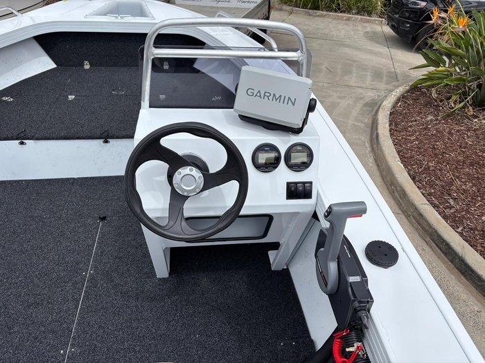 2026 QUINTREX 490 Renegade SC