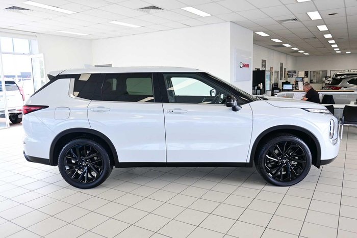 2024 Mitsubishi Outlander Black Edition