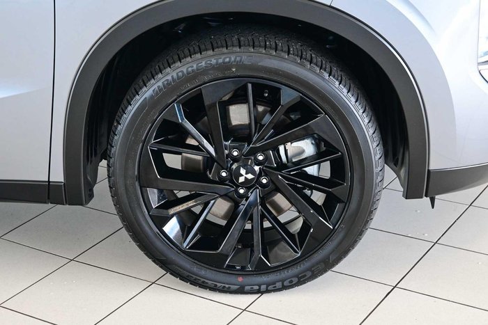 2023 Mitsubishi Outlander LS Black Edition