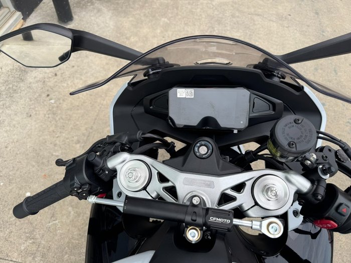 2025 CFMOTO 675 SR-R GREY