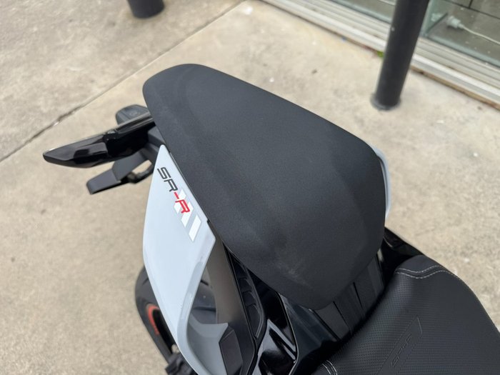 2025 CFMOTO 675 SR-R GREY