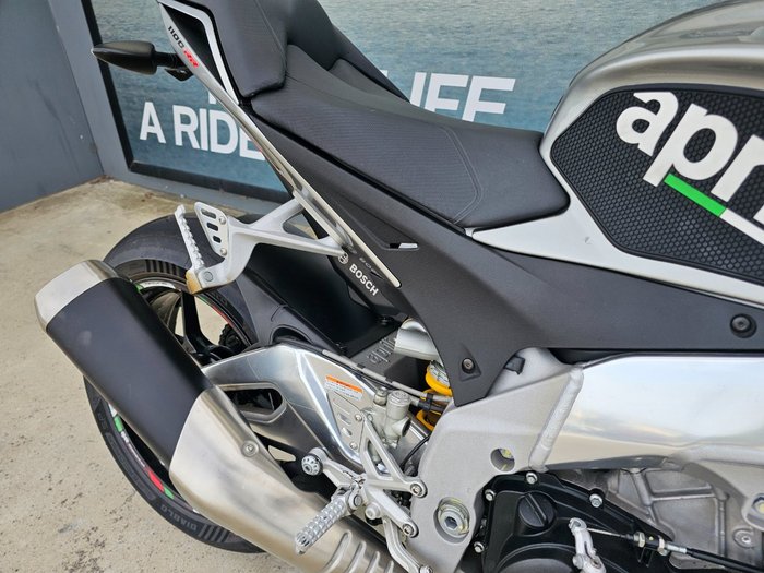2016 APRILIA TUONO V4 RR Black