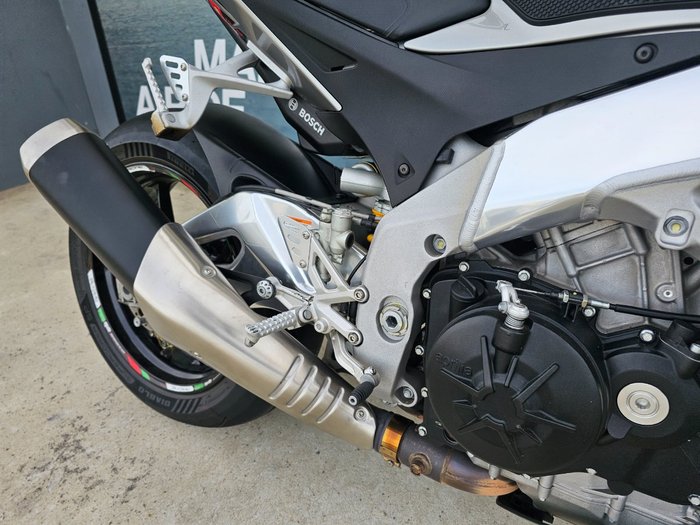 2016 APRILIA TUONO V4 RR Black