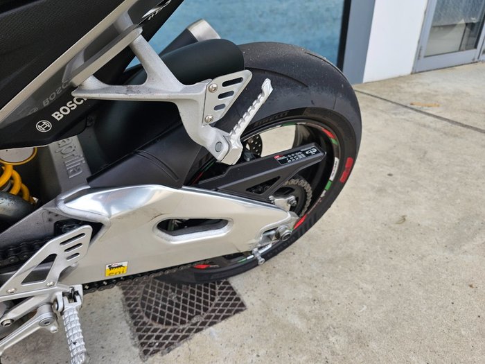 2016 APRILIA TUONO V4 RR Black
