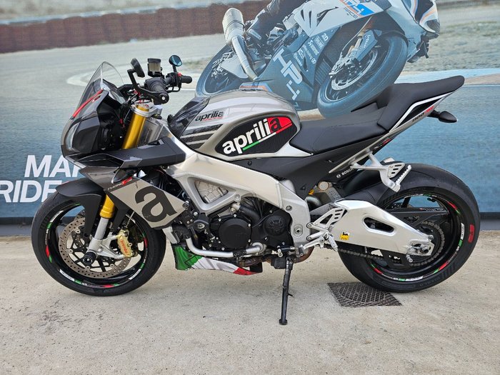 2016 APRILIA TUONO V4 RR Black