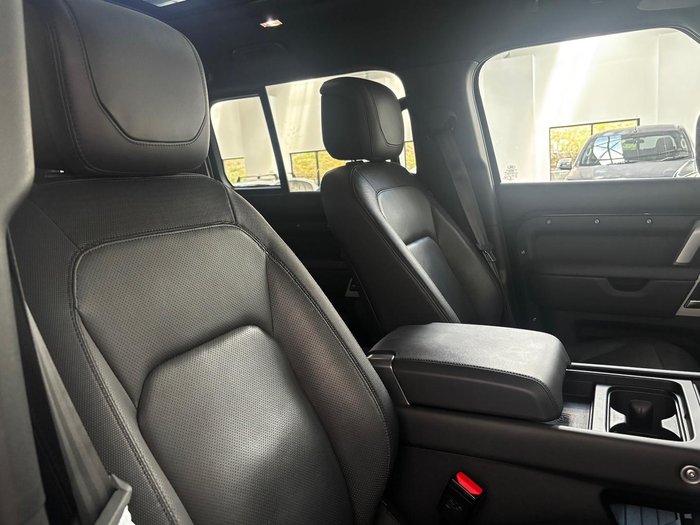 2023 Land Rover Defender 110 D300 X-Dynamic HSE L663 MY23.5 AWD Santorini Black