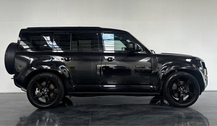 2023 Land Rover Defender 110 D300 X-Dynamic HSE L663 MY23.5 AWD Santorini Black