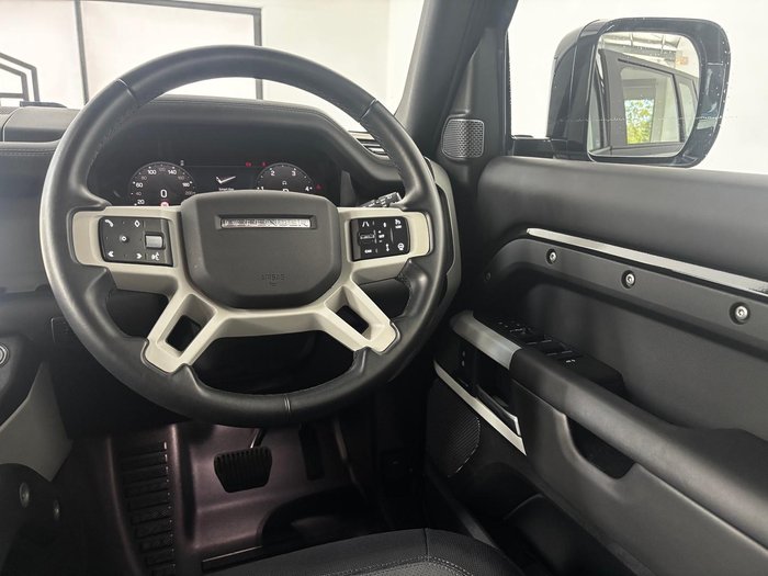 2023 Land Rover Defender 110 D300 X-Dynamic HSE L663 MY23.5 AWD Santorini Black