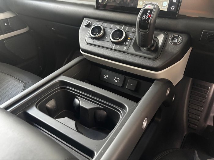 2023 Land Rover Defender 110 D300 X-Dynamic HSE L663 MY23.5 AWD Santorini Black