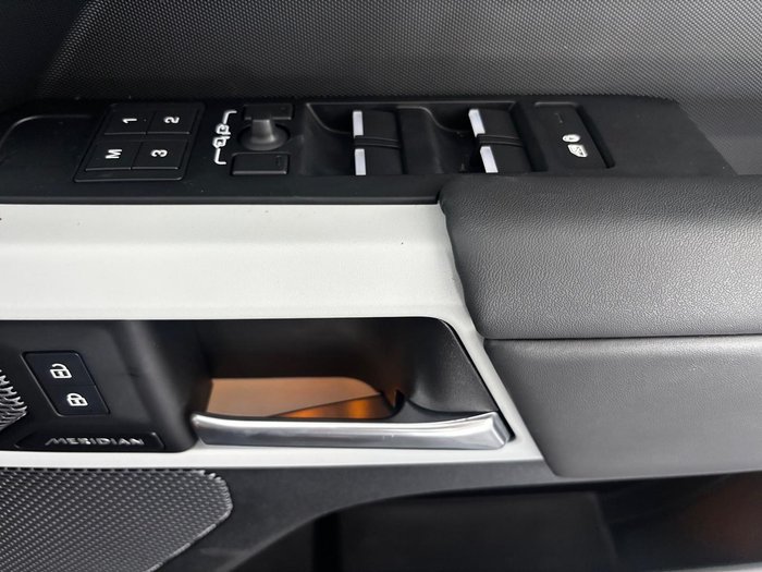 2023 Land Rover Defender 110 D300 X-Dynamic HSE L663 MY23.5 AWD Santorini Black