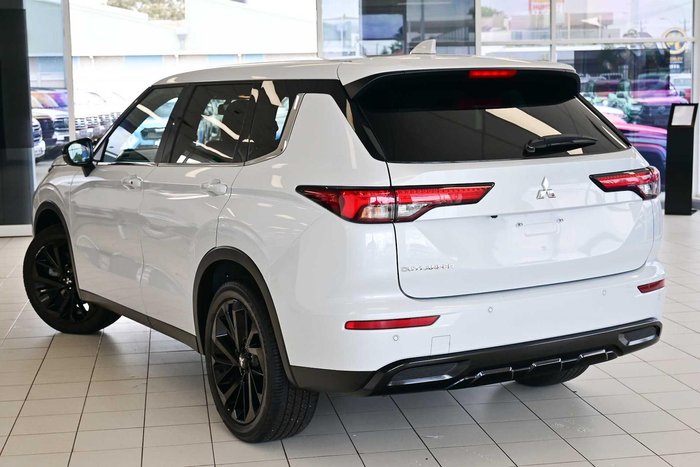 2023 Mitsubishi Outlander LS Black Edition