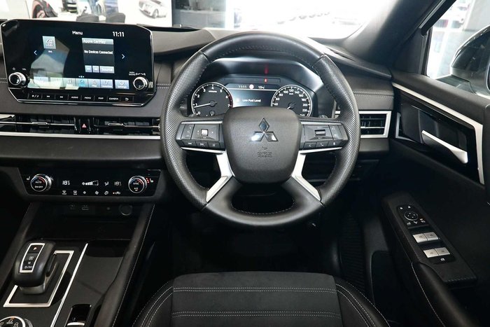 2023 Mitsubishi Outlander LS Black Edition