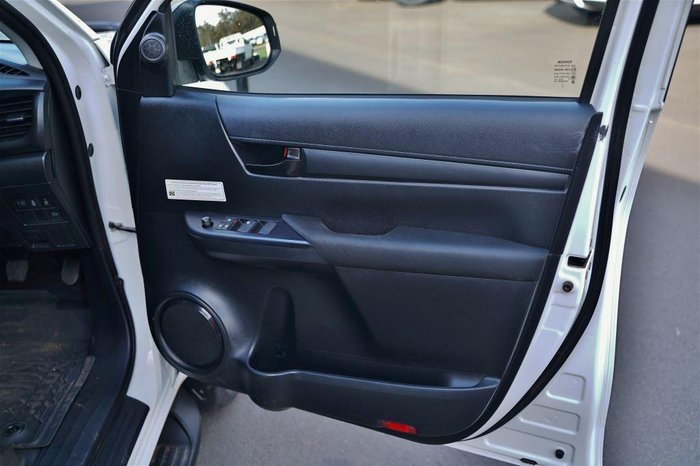 2022 Toyota Hilux SR