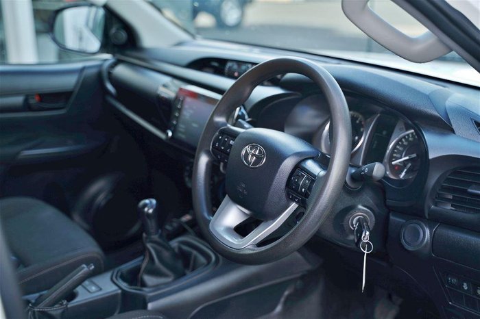 2022 Toyota Hilux SR