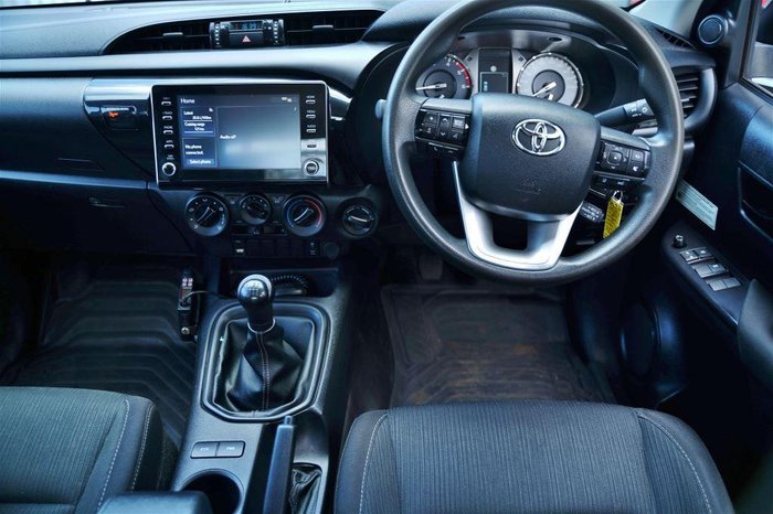 2022 Toyota Hilux SR