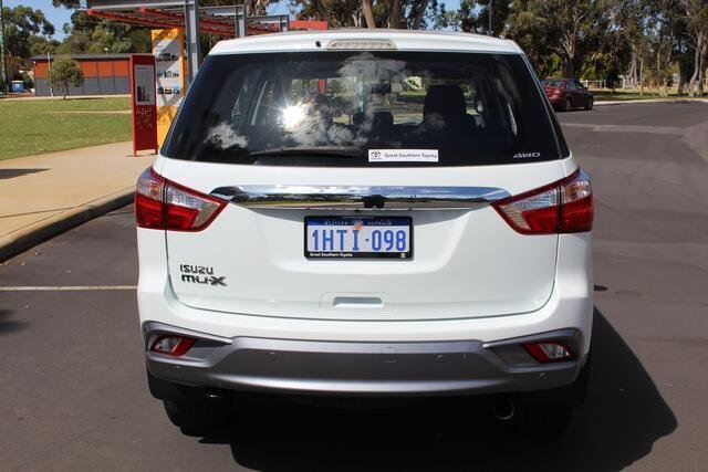 2020 Isuzu MU-X LS-M