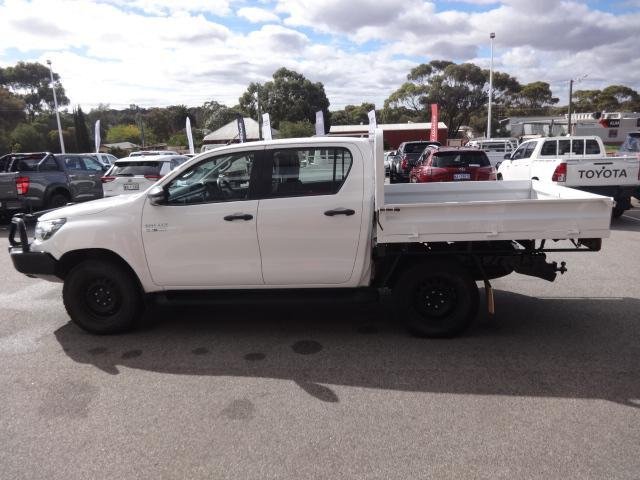 2019 Toyota Hilux SR