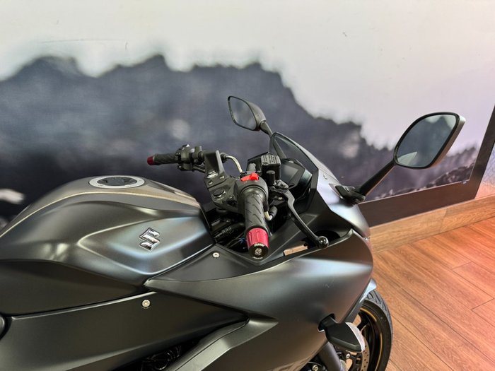 2023 Suzuki GIXXER Black