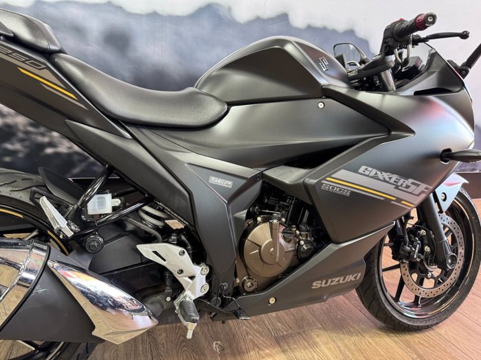 2023 Suzuki GIXXER Black