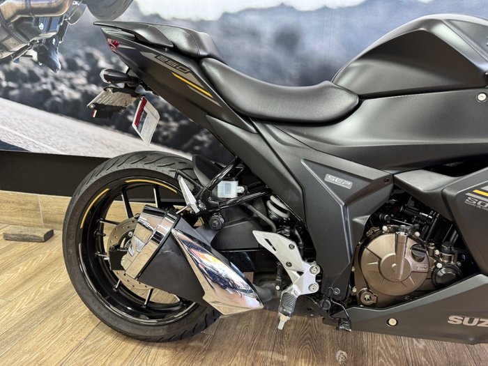 2023 Suzuki GIXXER Black