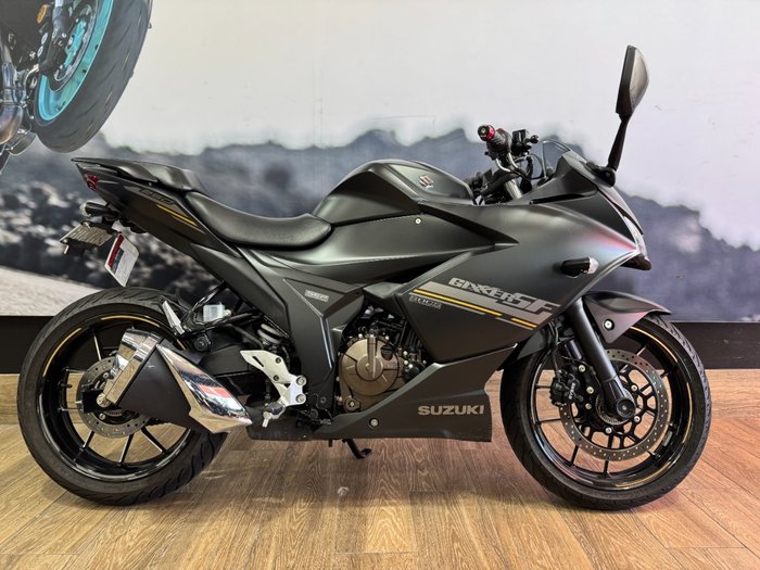 2023 Suzuki GIXXER Black