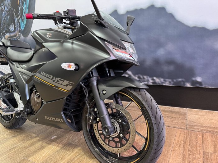 2023 Suzuki GIXXER Black