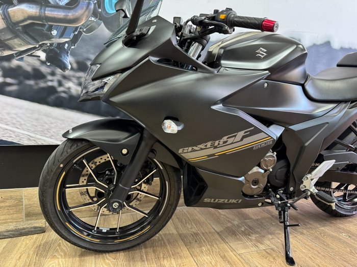 2023 Suzuki GIXXER Black