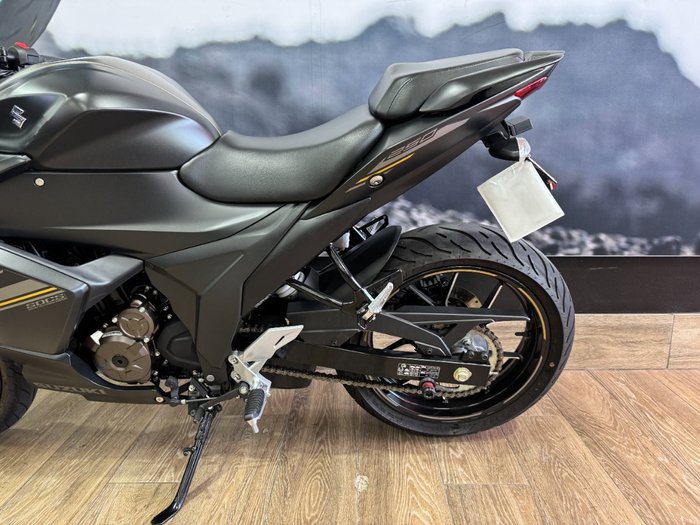 2023 Suzuki GIXXER Black