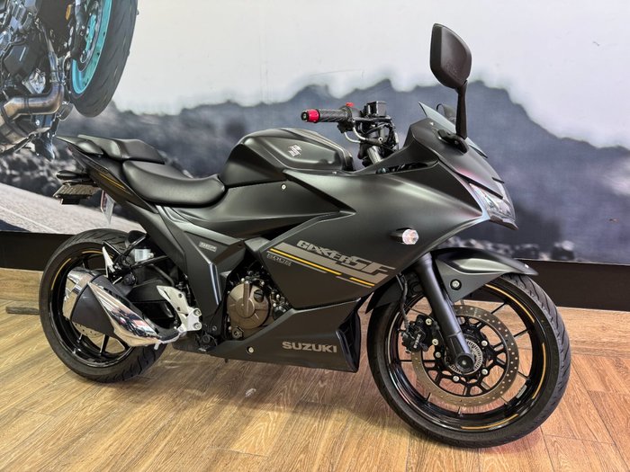 2023 Suzuki GIXXER Black