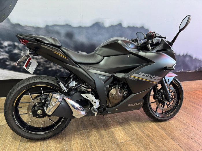 2023 Suzuki GIXXER Black
