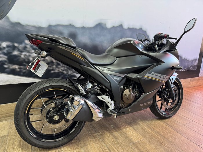 2023 Suzuki GIXXER Black