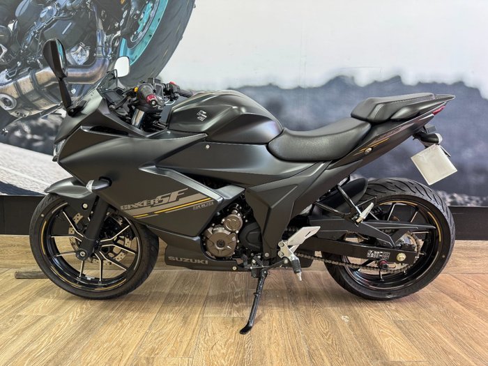 2023 Suzuki GIXXER Black