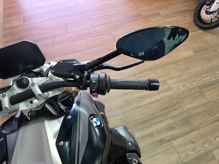 2019 BMW Motorrad R 1250 R GREEN