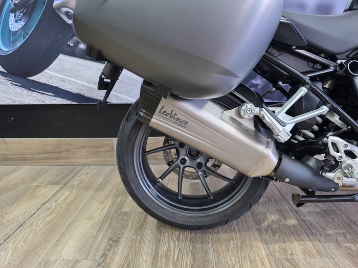 2019 BMW Motorrad R 1250 R GREEN