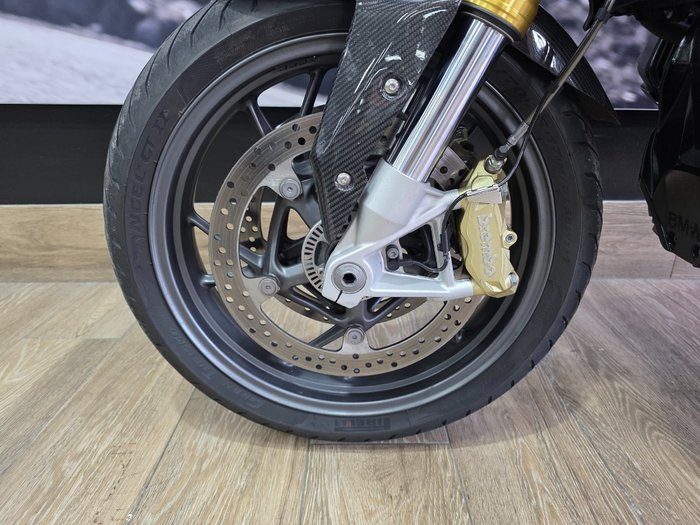 2019 BMW Motorrad R 1250 R GREEN