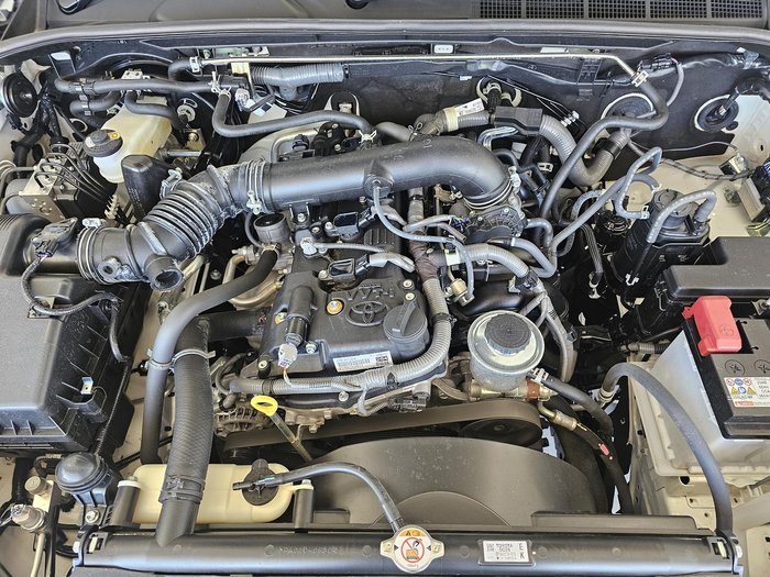 2024 Toyota Hilux Workmate TGN121R 4x2 Glacier White