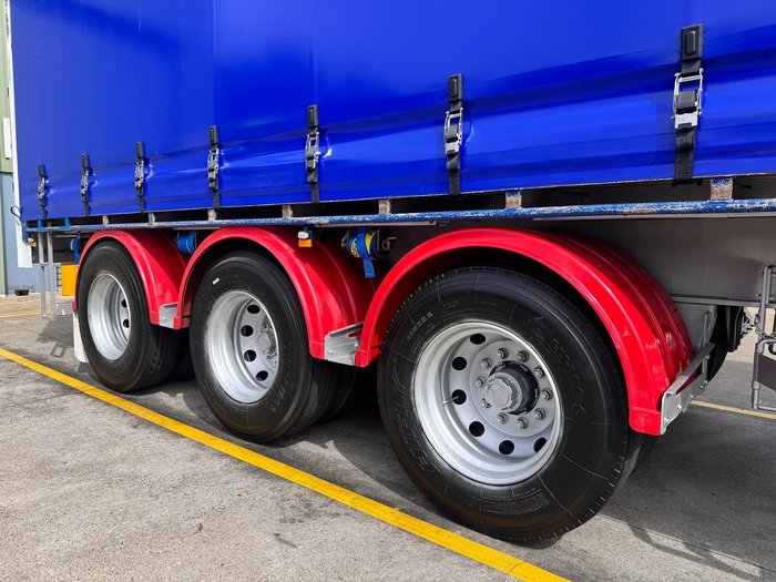 2013 Krueger St3 22 Pallet Sd Curtain Sider