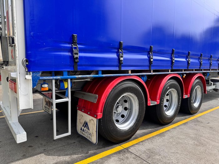 2013 Krueger St3 22 Pallet Sd Curtain Sider