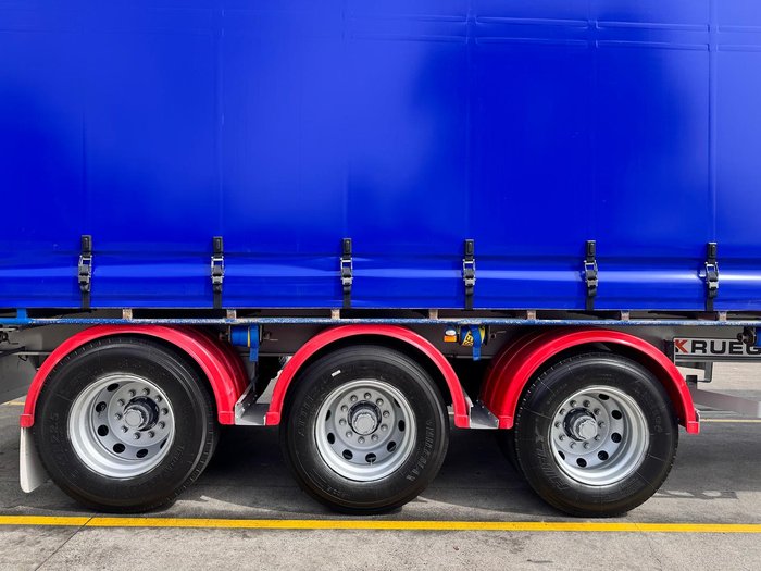 2013 Krueger St3 22 Pallet Sd Curtain Sider