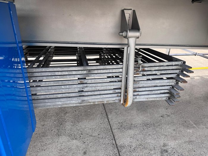 2013 Krueger St3 22 Pallet Sd Curtain Sider