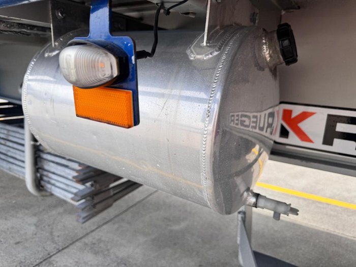 2013 Krueger St3 22 Pallet Sd Curtain Sider